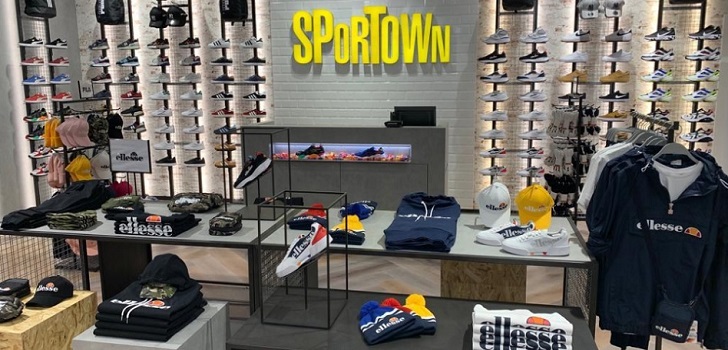 Sportown ha inaugurado su primer corner en El Corte Inglés y ha empezado a renovar la imagen corporativa del resto de tiendas que opera en España