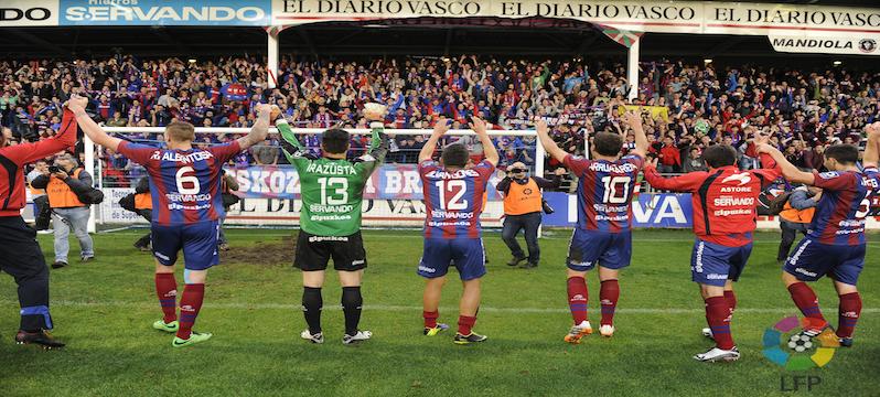 El Eibar celebra su ascenso a Primera