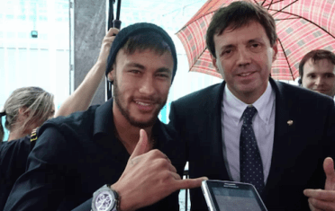 Ramon Cierco, en un acto reciente con Neymar en Brasil.