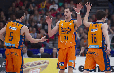 Jugadores del Valencia Basket, en un partido reciente.