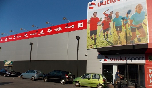 El nuevo 'outlet' de Intersport ocupa 1.200 metros cuadrados.