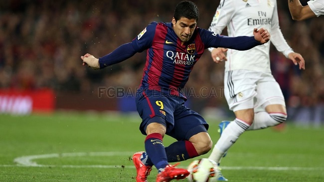 Nike controla los dos principales clubes de España: Barça y Madrid. En la imagen Luis Suárez.