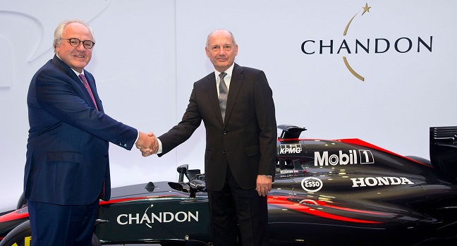 El presidente y director ejecutivo de Chandon, Christophe Navarre junto al presidente del grupo tecnológico y el consejero delegado de McLaren-Honda, Ron Dennis.