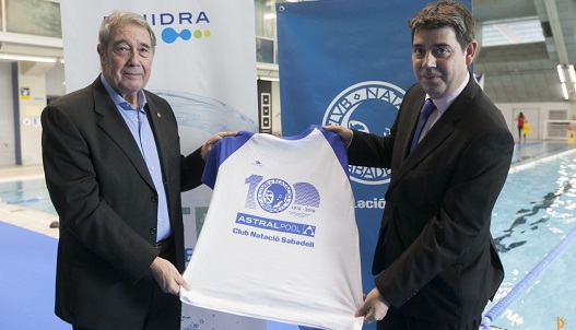 Miquel Torres, presidente del CN Sabadell, junto al CEO de Fluidra, Eloi Planes.