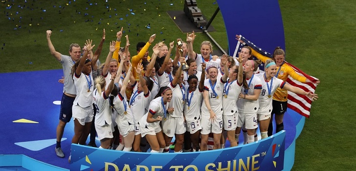 La Fifa lanza un programa para impulsar el fútbol femenino