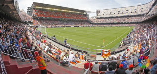 El fútbol femenino bate otro récord: 17.000 fans en el Valencia-Levante