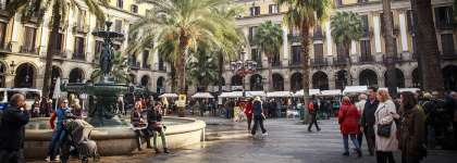 España recibe 4,3 millones de turistas en febrero, un 2% por debajo de cifras prepandemia