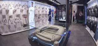 ‘El Clásico’ llega al Aeropuerto de Barcelona con una tienda del Real Madrid