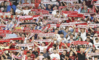 Sevilla FC se va de cañas con Cruzcampo