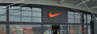Nike demanda a Lululemon por infracción de patente